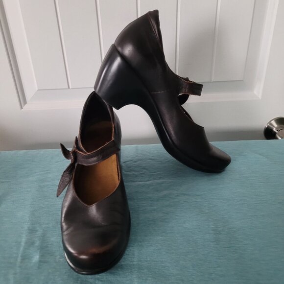 Naot Shoes ~ Size 42 - Picture 1 of 7